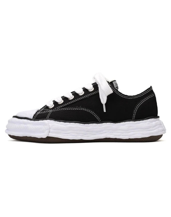 VibeCore Low Sneaker